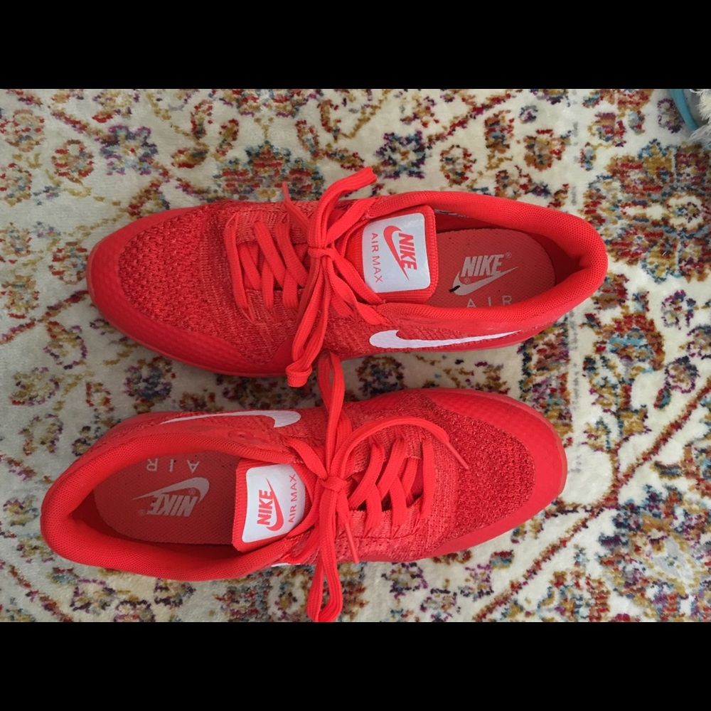 Nike air